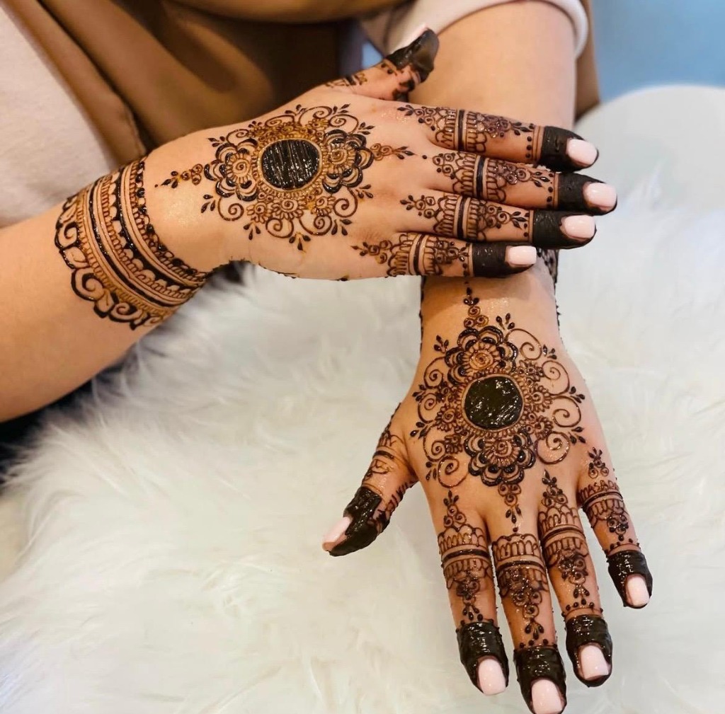 Afnitha's Henna